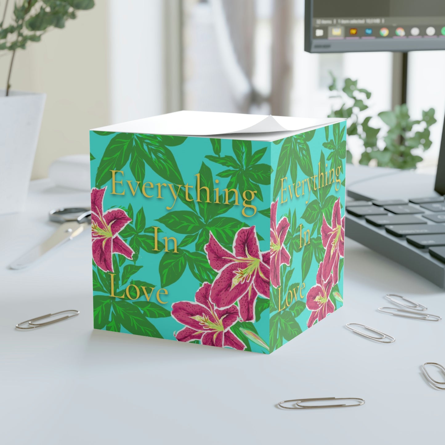 Everything In Love, CTracyLouie Note Cube